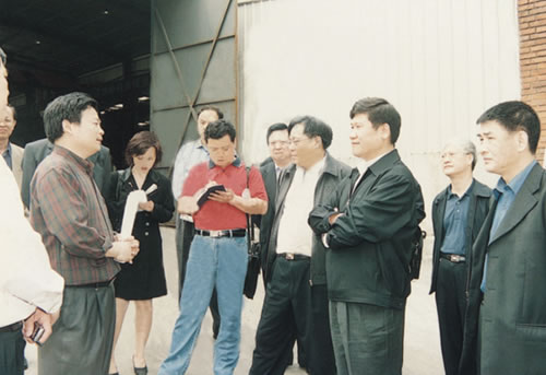 時任武漢市市長，湖北省常務(wù)副省長李憲生到公司指導(dǎo)工作